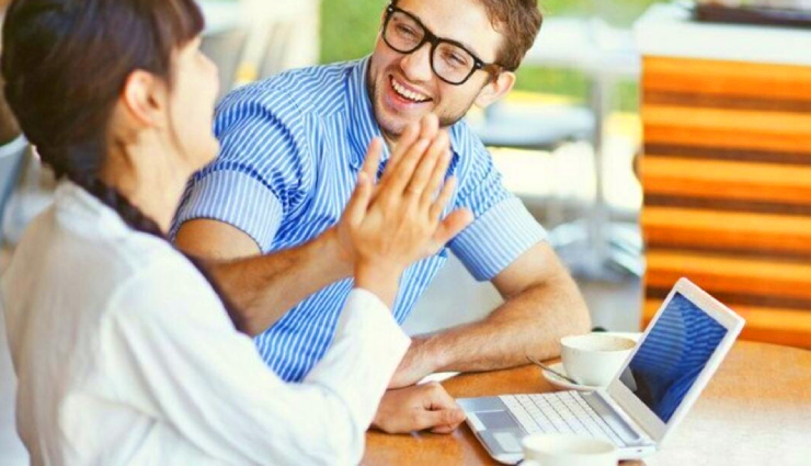 complimenting a girl tips,how to compliment a woman,genuine compliments for girls,complimenting without being creepy,effective compliments for her,respectful ways to praise a girl,building confidence through compliments,positive affirmations for women,appreciating a girl appropriately,giving compliments with sincerity