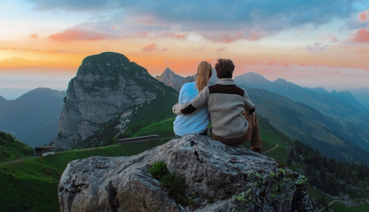 reasons not to compare relationship,relationship tips,couple tips