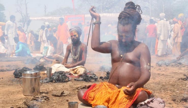 computer baba,hath yoga,for the victory of digvijay singh,sadhus did ramai dhuni
