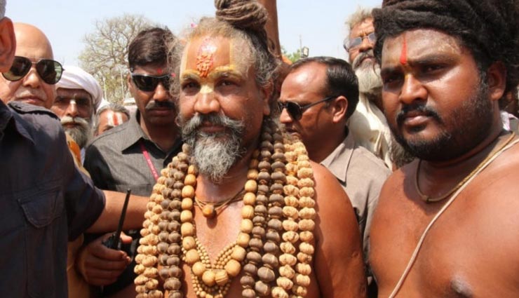 computer baba,hath yoga,for the victory of digvijay singh,sadhus did ramai dhuni