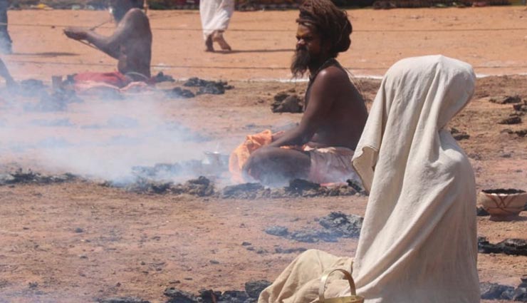 computer baba,hath yoga,for the victory of digvijay singh,sadhus did ramai dhuni