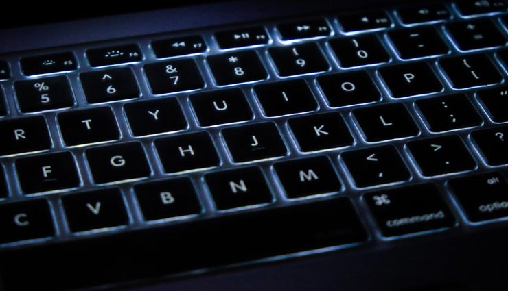 आखिर क्यों नहीं होते कंप्यूटर कीबोर्ड के सभी अक्षर एक ही क्रम में, कारण कर देगा सोचने पर मजबूर