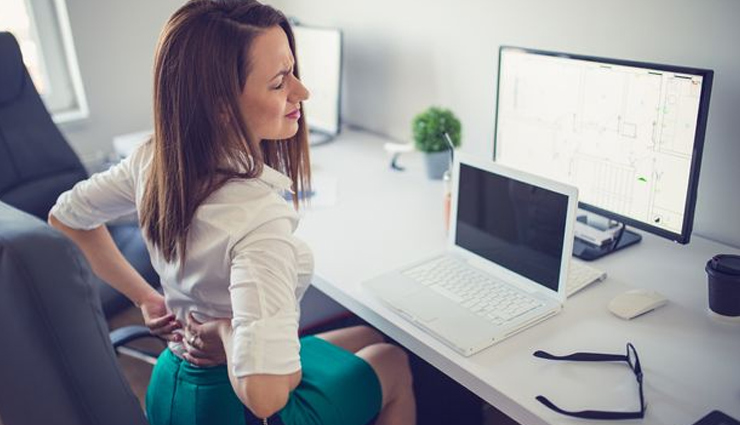 देर तक कुर्सी पर बैठकर काम करना पहुंचा सकता है अस्पताल के बेड पर, हो सकती हैं ये बीमारियां risks of prolonged sitting,health effects of sedentary work,sitting-related health problems,impact of extended sitting on health,dangers of sitting for long hours,sedentary lifestyle and health risks,sitting-induced diseases,consequences of prolonged sitting,sitting at work and health concerns,health hazards of prolonged sitting