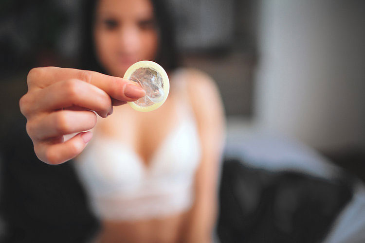 condom use tips,condom,sex tips,intimacy tips ,कंडोम का उपयोग, कंडोम टिप्स, सेक्स टिप्स, इंटीमेसी टिप्स