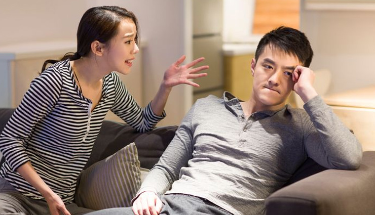 इन संकेतों से समझें कि रिलेशनशिप में पार्टनर कर रहा हैं आपका इमोशनल एब्यूज emotional confuse,partner emotional confuse,relationship,relationship tips