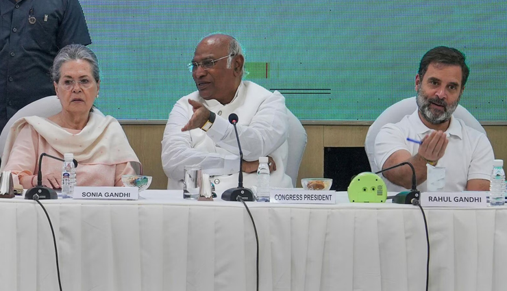 लोकसभा चुनाव की तैयारियों में लगी कांग्रेस, इन राज्यों की सीटों पर ठोका दावा