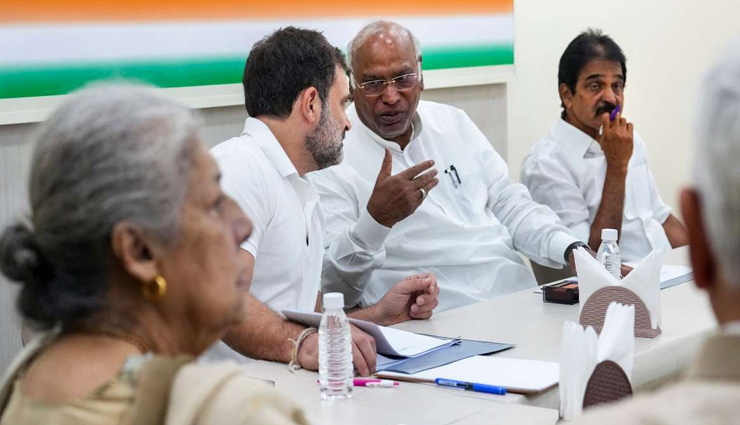 J-k  Assembly polls: कांग्रेस ने उम्मीदवारों की दूसरी सूची जारी की, जम्मू-कश्मीर इकाई के प्रमुख कर्रा को उम्मीदवार बनाया
