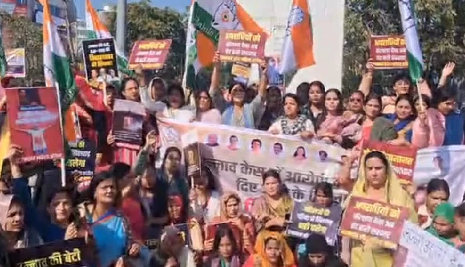 जयपुर में महिला कांग्रेस का पैदल मार्च, उन्नाव दुष्कर्म केस की पीड़िता के लिए न्याय और आरोपी को सजा की मांग