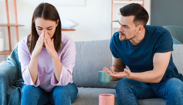 controlling boyfriend signs,signs of a possessive partner,controlling behavior in relationships,warning signs in a relationship,red flags in romantic relationships,signs of an overly controlling partner,controlling boyfriend traits,recognizing controlling behavior,controlling partner warning signs,signs of a manipulative boyfriend