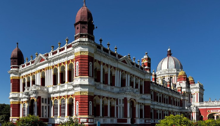 royal palaces in india,must-visit palaces india,indian heritage hotels,historic palaces india,mysore palace,prag mahal bhuj,chowmahalla palace,padmanabhapuram palace,thanjavur palace,jai vilas mahal,jal mahal jaipur,leh palace,datia palace,ujjayanta palace,cooch behar palace