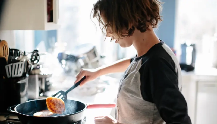 weight loss tips for housewives,stay-at-home mom fitness,homemaker weight management,healthy lifestyle for mothers,home workout tips,diet for busy moms,fitness tips for women at home