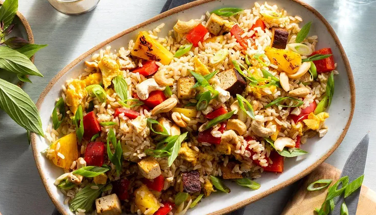 vegetarian pineapple fried rice,pineapple fried rice recipe,vegetarian recipes,easy dinner ideas,healthy meal options,fried rice variations,pineapple recipes