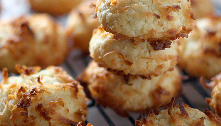 eggless coconut cookies recipe,vegan coconut cookies,coconut flour cookies,easy coconut cookie recipe,healthy cookie recipe,coconutty dessert recipe,egg-free cookie recipe,kid-friendly cookie recipe,quick cookie recipe,budget-friendly cookie recipe