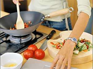 serving food to guests,serving food tips