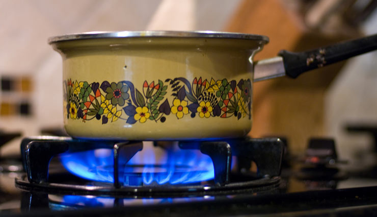 tricks to save gas in kitchen,kitchen hacks,houseold tips