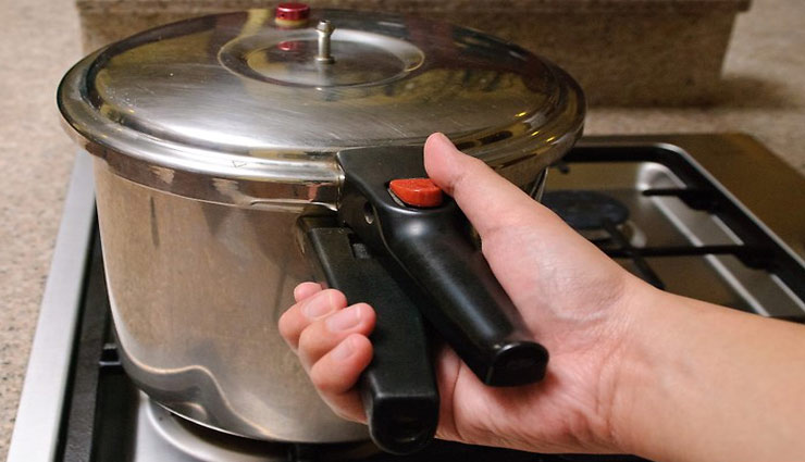 cooking food in preshar cooker,harmful effects of preshar cooker,healthy tips,Health