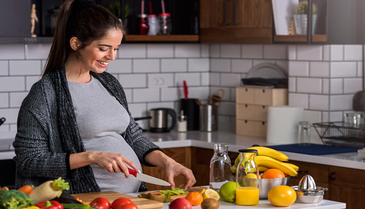 19 नवंबर को लगने जा रहा साल का आखिरी चंद्रग्रहण, गर्भवती महिलाएं रखें इन बातों का ध्यान astrology tips,astrology tips in hindi,lunar eclipse 2021,pregnant women precautions