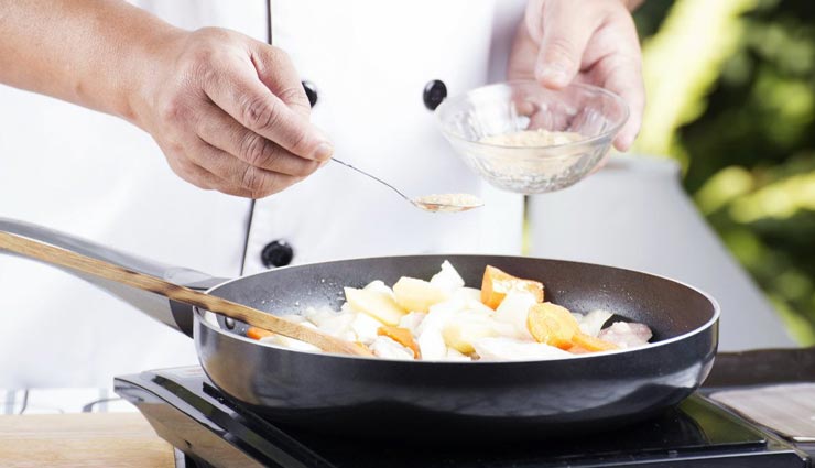 किचन की कई परेशानियों को दूर करेंगे ये आसान कुकिंग टिप्स household tips,kitchen tips,kitchen tips in hindi,cooking tips,smart cooking