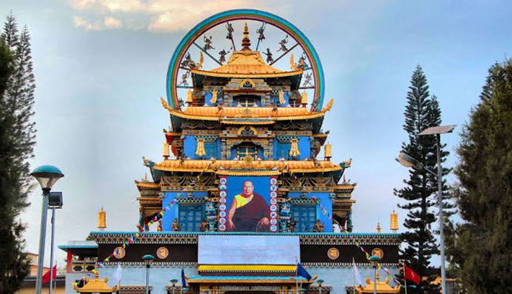 coorg,attractions in coorg,abbey falls,coffee plantations,mountain trekking,rajas seat,dubare elephant camp