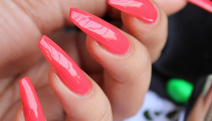 trending nail colors,nail color,nail paint colors,beauty tips,beauty hacks