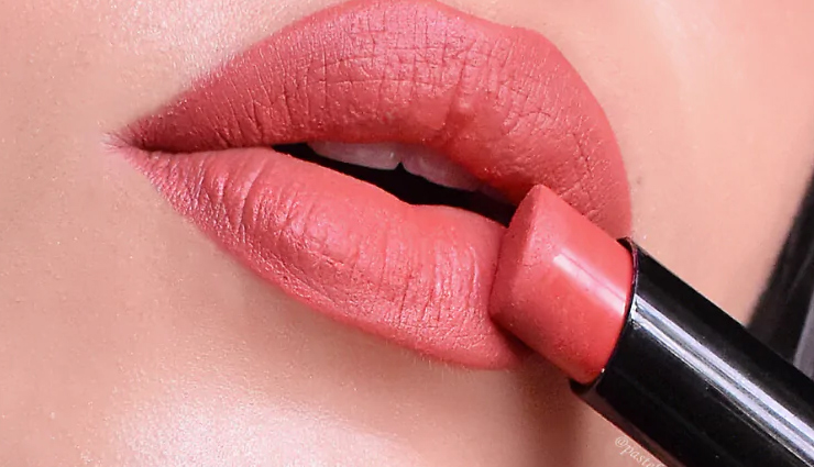 lipstick in monsoon,lipstick design,beauty