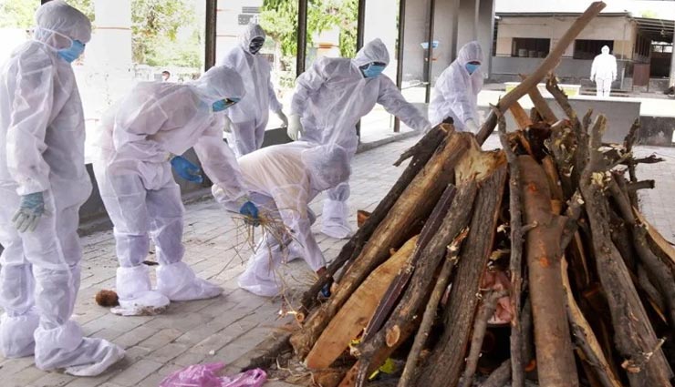 दक्षिण अफ्रीका : मानवता हो रही शर्मसार, कोरोना से मरने वालों का अंतिम संस्कार पुजारी करा रहे महंगा