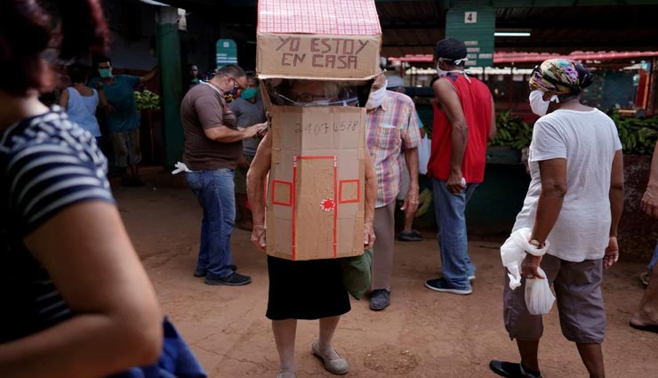 कोरोना से बचाव के लिए महिला ने अपनाया अनोखा तरीका, देखकर रह जाएंगे हैरान