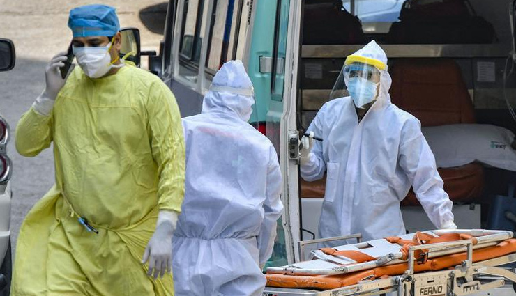 Corona India: कोरोना से राहत के संकेत, लगातार तीसरे दिन नए मामलों में आई कमी