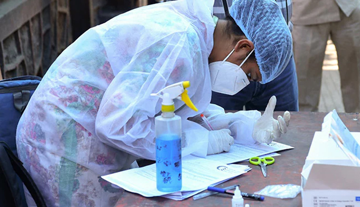 दिल्ली में 24 घंटे में मिले 7,437 कोरोना मरीज,  42 की हुई मौत