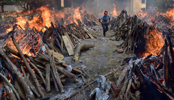 कोरोना से मौत में भारत तीसरे नंबर पर, 9 लाख मौतों के साथ अमेरिका टॉप पर, दूसरे स्थान पर ब्राजील