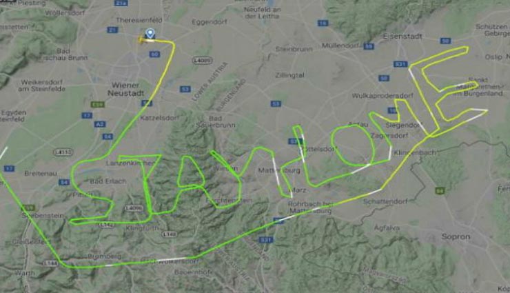ऑस्ट्रिया के पायलट ने अनोखे अंदाज में की लोगों से घर रहने की अपील 