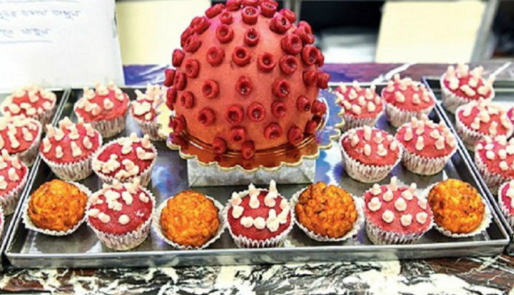 कोलकाता : कोरोना हेलमेट के बाद चर्चा में आई कोरोना मिठाई, तस्वीरें वायरल