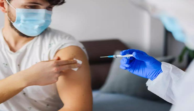 कुछ महीनों में खत्म हो सकता है कोरोना टीके की दो खुराक लेने के बाद बना सुरक्षा कवच!