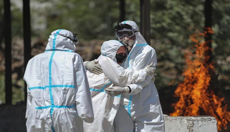 जयपुर : कम होने लगी संक्रमण की दर, 10 में से 3 घटकर अब 2 संक्रमित, 41 लोगों की मौत चिंताजनक