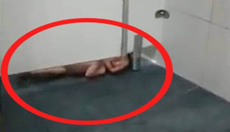 चीन: कोरोना का खौफ, 10 दिन की बच्ची को पब्लिक टॉयलेट में छोड़ गई मां
