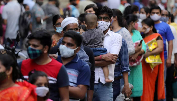 देश में कोरोना की मार!, सरकार ने कहा - घर के अंदर भी पहनें मास्क, किसी मेहमान को न बुलाएं