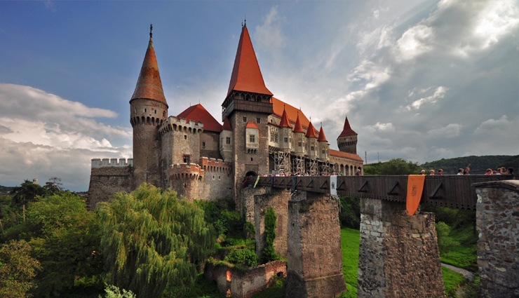 beautiful castles,beautiful castles to visit,most beautiful castle,fairy tale castles,travel,holidays,travel guide,travel tips