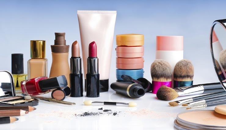 हर कॉस्‍मेटिक प्रोडक्‍ट की होती हैं एक्सपायरी, जानें कब कर देना चाहिए इनका त्याग