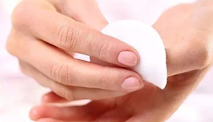 press-on nails removal,diy nail removal,removing press-on nails at home,tips for press-on nails removal,acetone nail polish remover,removing artificial nails,safe nail removal techniques,nail care after press-on removal,removing nail adhesive,at-home nail removal process