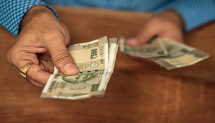 vastu tips,vastu tips in hindi,mistakes while counting money