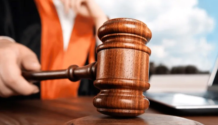 इन 8 देशों की यात्रा करने से पहले जान लें यहां के अनोखे कानून, बन सकते हैं परेशानी का कारण 