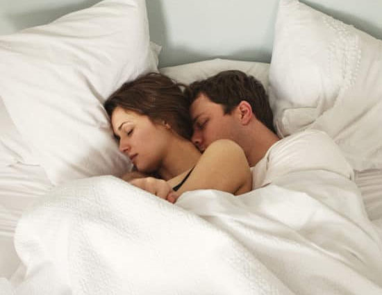 रात को सोते समय हर पति-पत्नी को ध्यान में रखनी चाहिए ये बातें