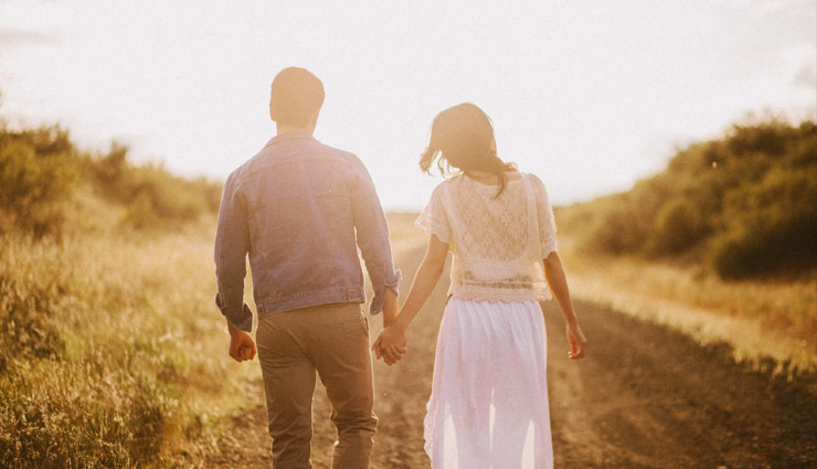 यहां लड़का-लड़की का एक साथ घूमना हुआ बैन, दोषी पाए जाने पर लगेगा जुर्माना