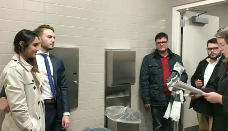 The Couple Got Engaged in TOILET and Reason is Amazing