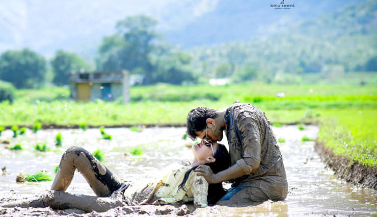 weird news in hindi,weird photoshoot,kerala,couple,couple mud photoshoot