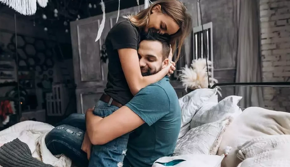 रात 12 बजे के बाद पुरुष क्यों हो जाते हैं ज्यादा रोमांटिक? हार्मोन्स का है बड़ा असर