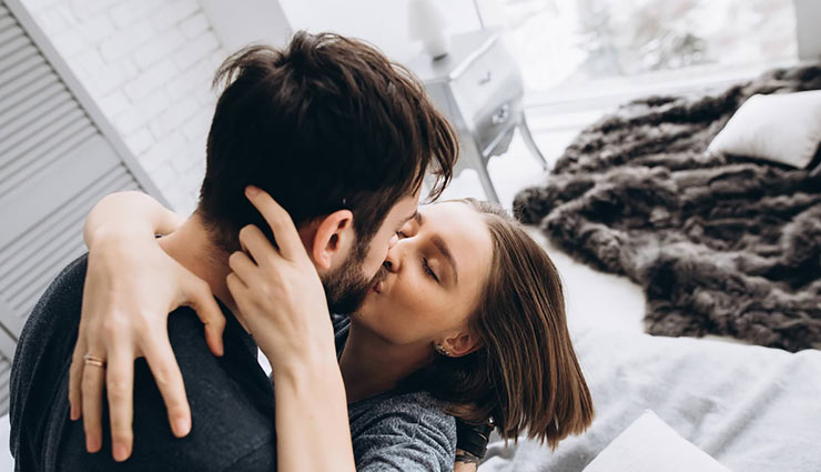 initiate sex,reason women should initiate sex,intimacy tips,relationship tips