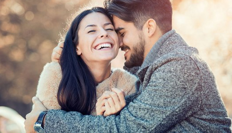 hugs benefits,hugging your partner,magic in relationship,tips to bring magic in relationship,relationship tips,mates and me