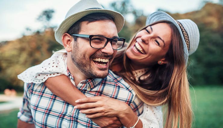 रिलेशनशिप में परेशानियां लाती हैं ये 5 आदतें, करें इनमें सुधार