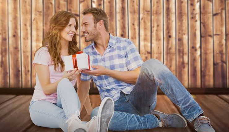 couples gift ideas,new couple gifts,couple tips,dating tips,relationship tips